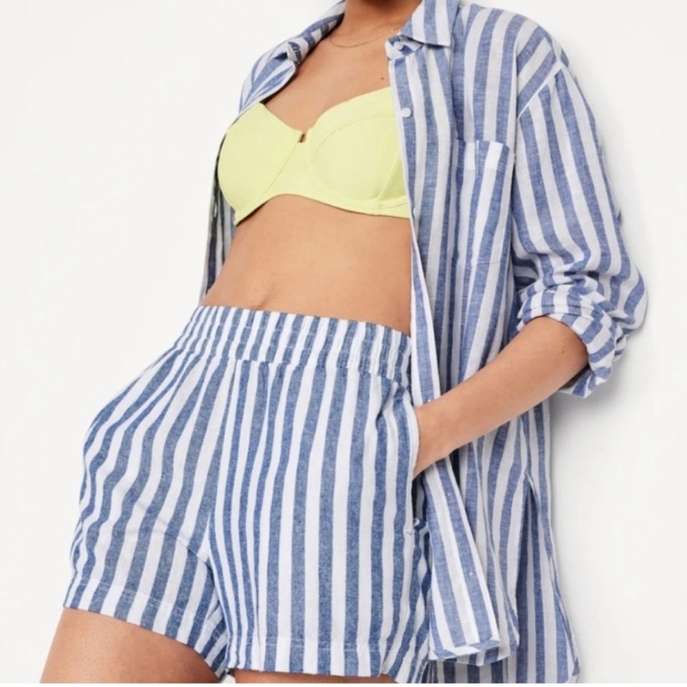 Old Navy Blue and White Striped Women Shorts